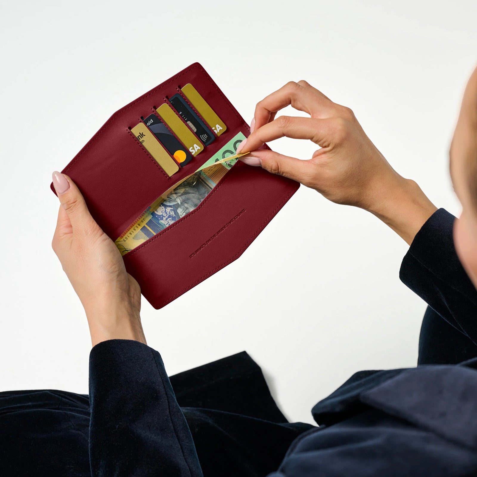 Fox and Leo Swallet