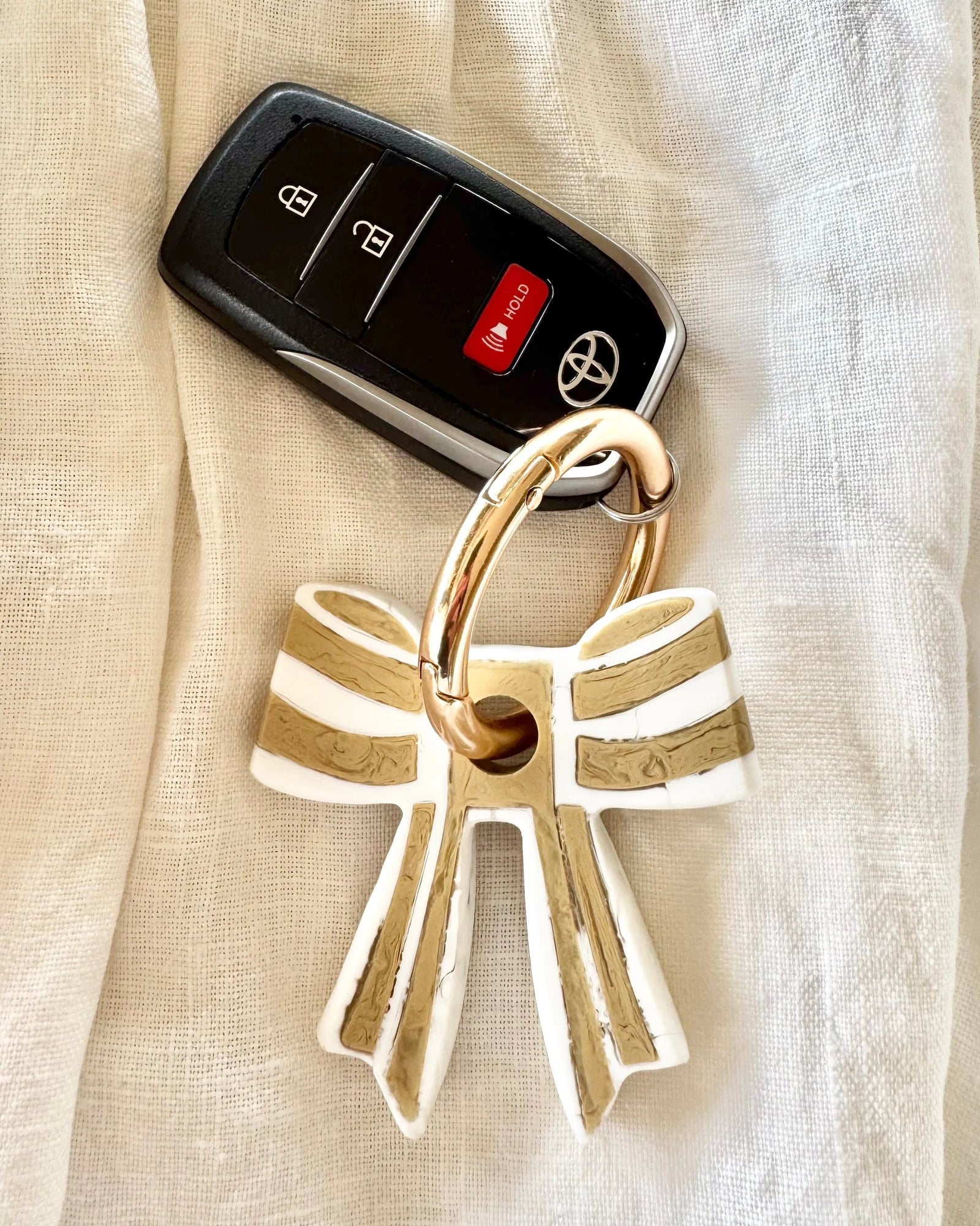 Mill & Hide - Greenwood Designs - Stripey Bow Resin Keyring