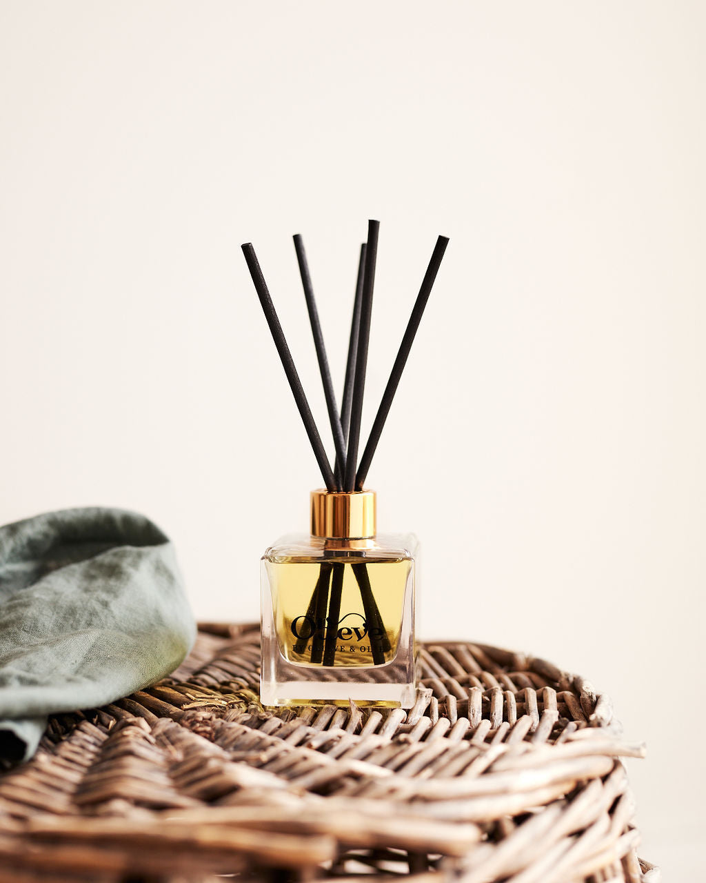 Mill & Hide - Olieve & Olie - Christmas Diffuser