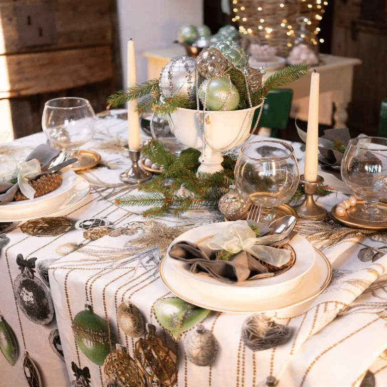 Mill & Hide - Finch & Lane - TTT - Glitter Christmas Tablecloth
