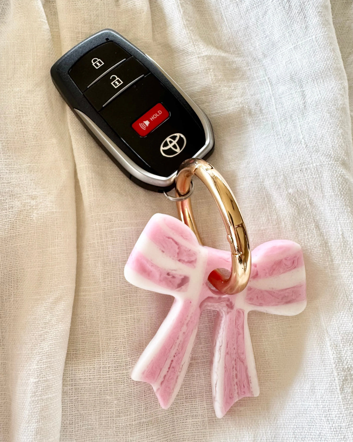 Mill & Hide - Greenwood Designs - Stripey Bow Resin Keyring