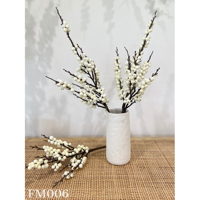 Mill & Hide - Mediterranean Markets - Lucia White Berry Spray