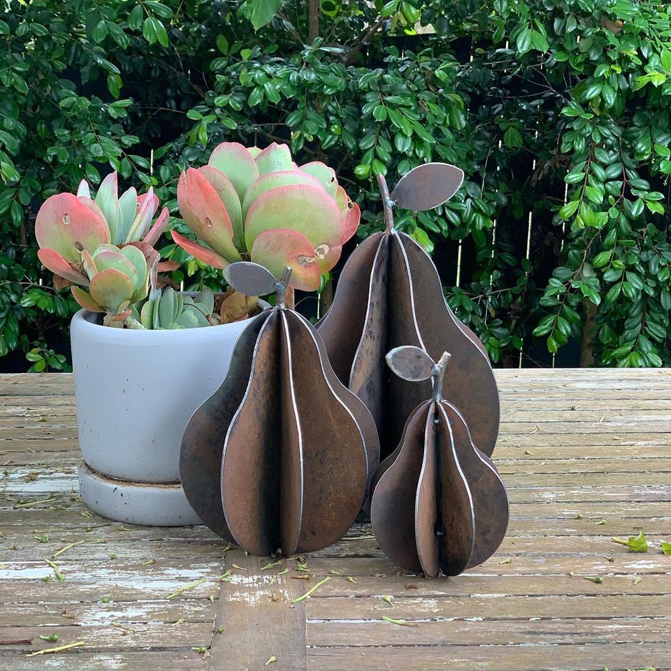 Mill & Hide - The Rusty Pot - Family of Pears